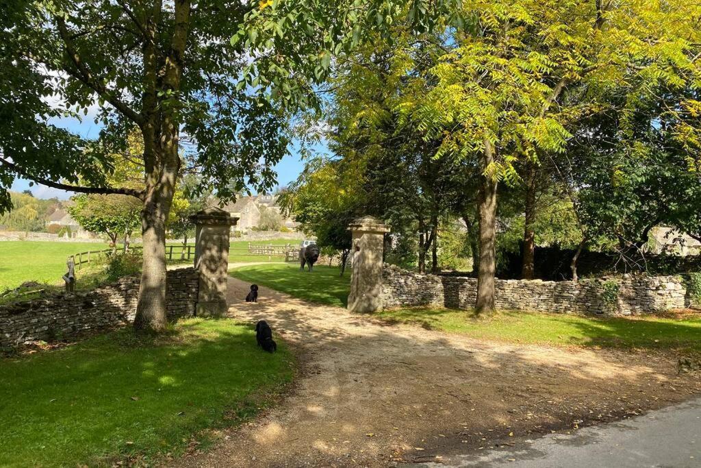 The Old Manor Coach House Cirencester Exterior foto